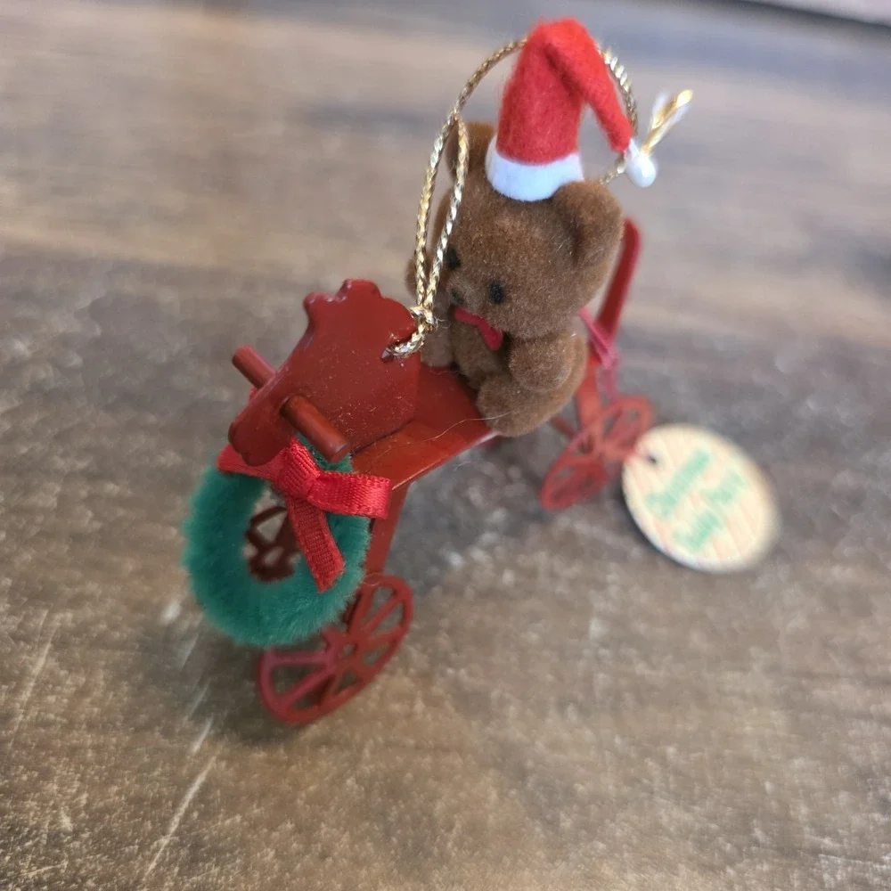Russ Christmas Ornament Red Metal‎ Car With Flocked Teddy Bear & Wreath 2.75
